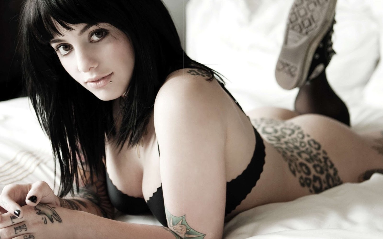 Sexy Suicide Girls